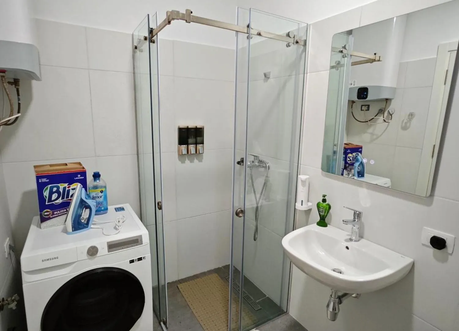 Vasil Gjika Apartment 3 地拉那